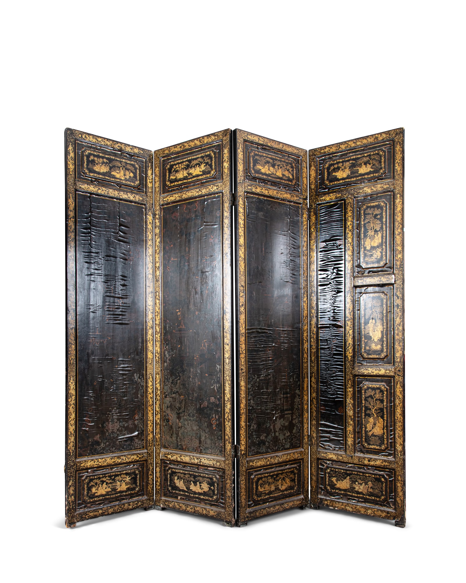 A FOUR-PANEL BLACK AND GILT-LACQUERED 'FIGURES' FLOOR SCREEN 晚清 广作 (1 of 5)