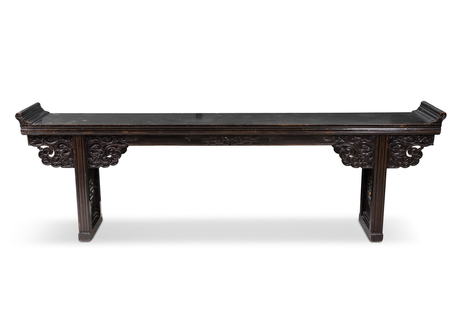 AN EBONISED LACQUER 'CLOUD FORM' CONSOLE TABLE, GONGZHUO 清代 大漆祥 (1 of 9)