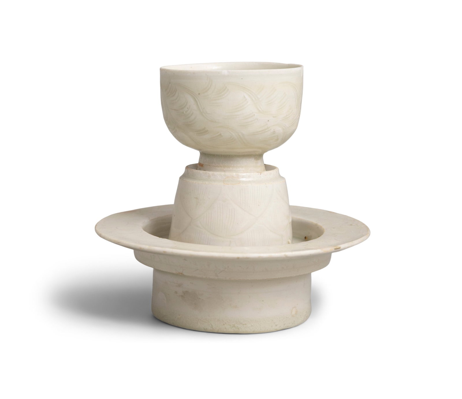 A SET OF CELADON STEM CUP AND STAND 宋代 青釉刻花高 (1 of 3)