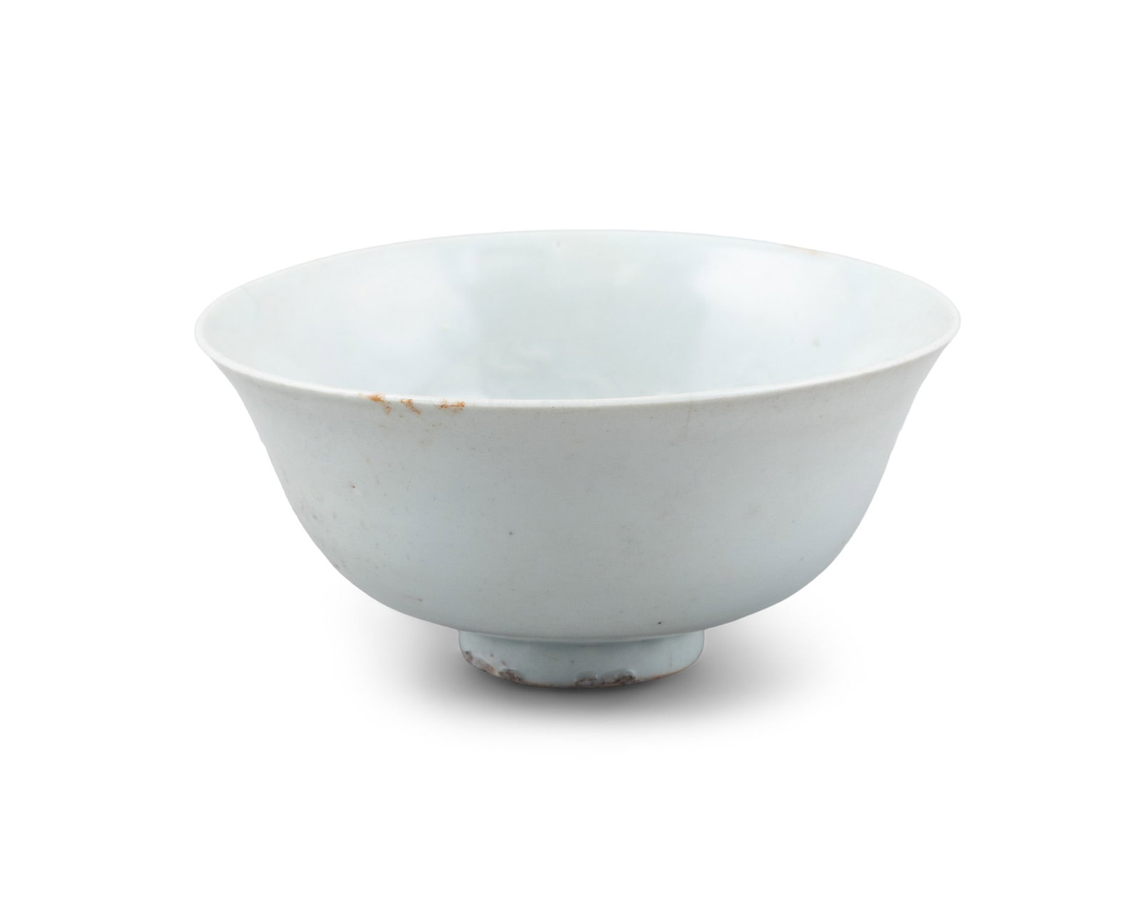 A HUTIAN CARVED 'DRAGON' BOWL 元代 湖田窑刻龙纹: A HUTIAN CARVED 'DRAGON' BOWL 元代 湖田窑刻龙纹碗 China, Yuan dynasty D.17.5cm