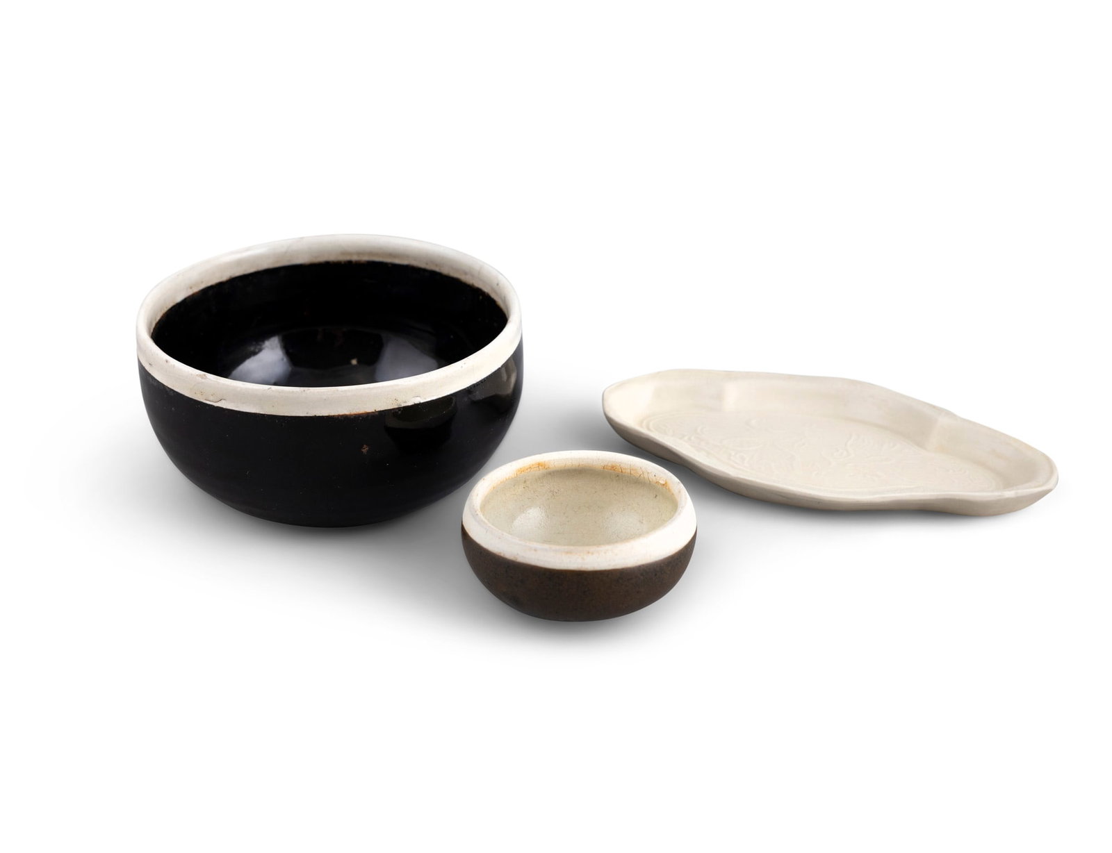 A GROUP OF THREE CERAMICS 宋-元 吉州窑黑釉砵 (1 of 3)