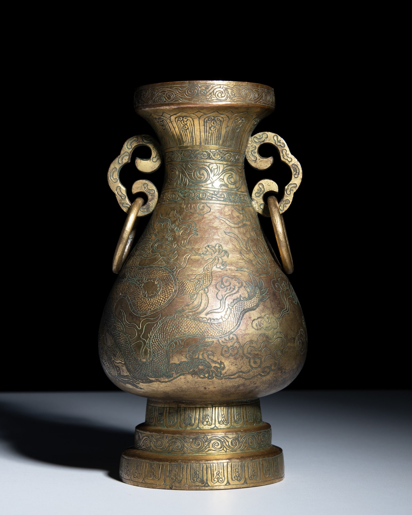 A GILT BRONZE 'DRAGON' HU VASE 明代 铜鎏金‘双龙 (1 of 6)
