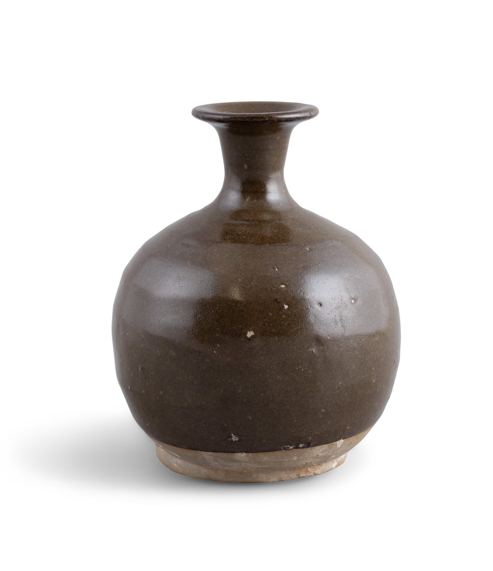 A CIZHOU BROWN GLAZED BOTTEL VASE 明代 磁州窑小口瓶: A CIZHOU BROWN GLAZED BOTTEL VASE 明代 磁州窑小口瓶 China, Ming dynasty H.16.5cm