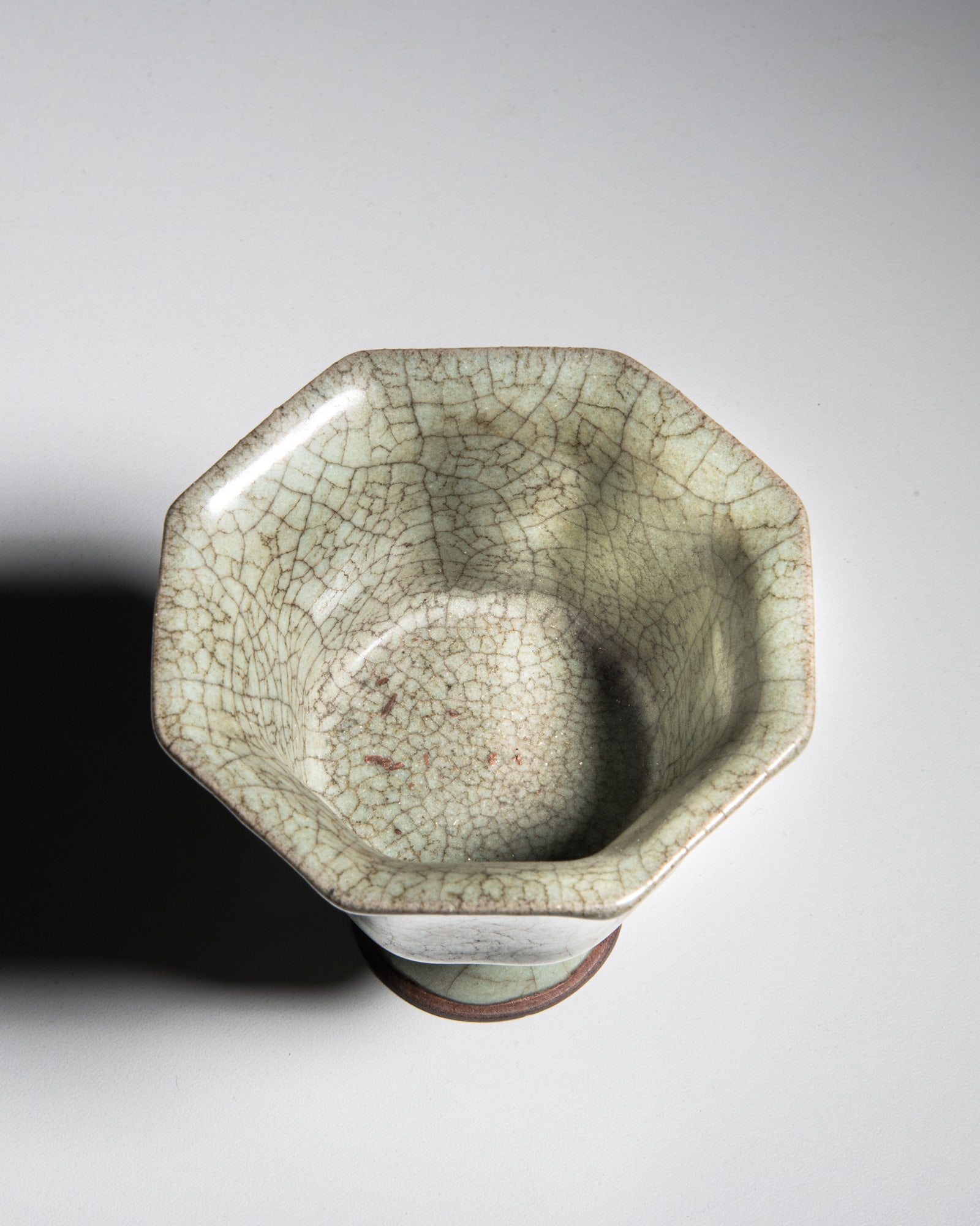 A GE-TYPE HEXAGONAL STEM CUP 清仿宋 仿哥窑八边 - 2