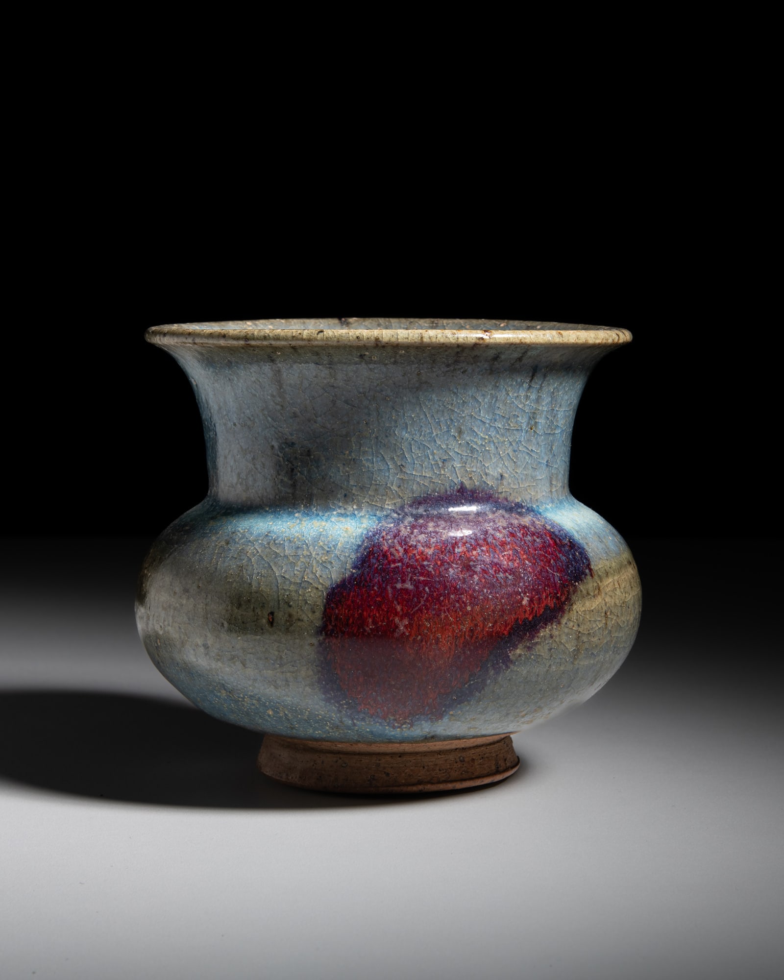 A JUN-TYPE VASE 晚明 钧窑罐 China, late Ming dynasty H.14cm (1 of 2)