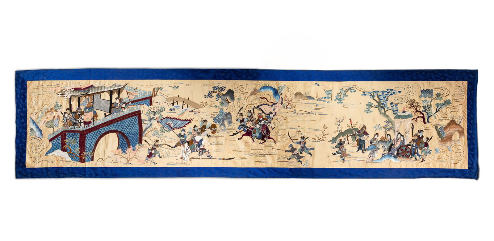 AN IMPORTAND SILK AND EMBROIDERED 'ROMANCE OF THE THREE KINGDOMS' PANEL 清19世纪: AN IMPORTAND SILK AND EMBROIDERED 'ROMANCE OF THE THREE KINGDOMS' PANEL 清19世纪 ‘三国故事’大绣挂 China, 19h century Size. 362.5