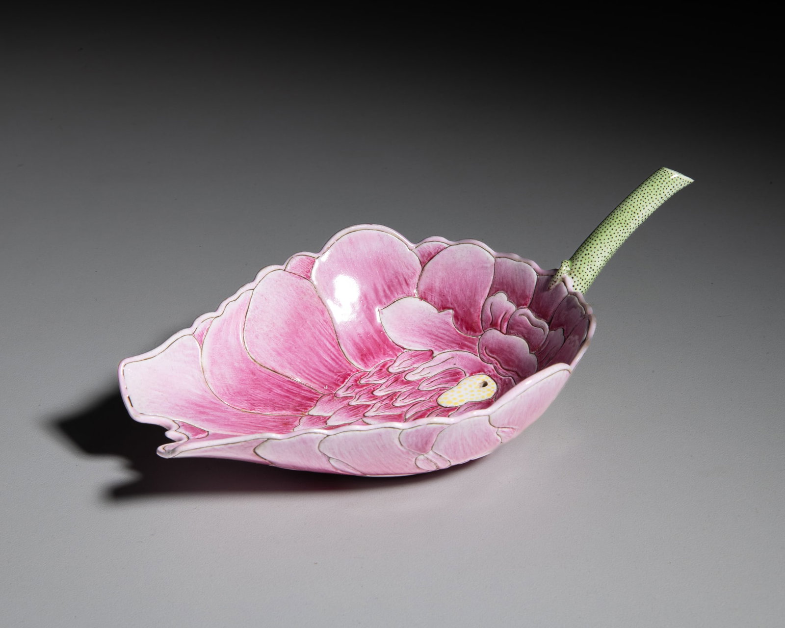A FAMILLE ROSE FLOWER-SHAPED ‘QIU CAO BEI’ POURING VESSEL, SIGNED AND DATED 1908 (1 of 4)