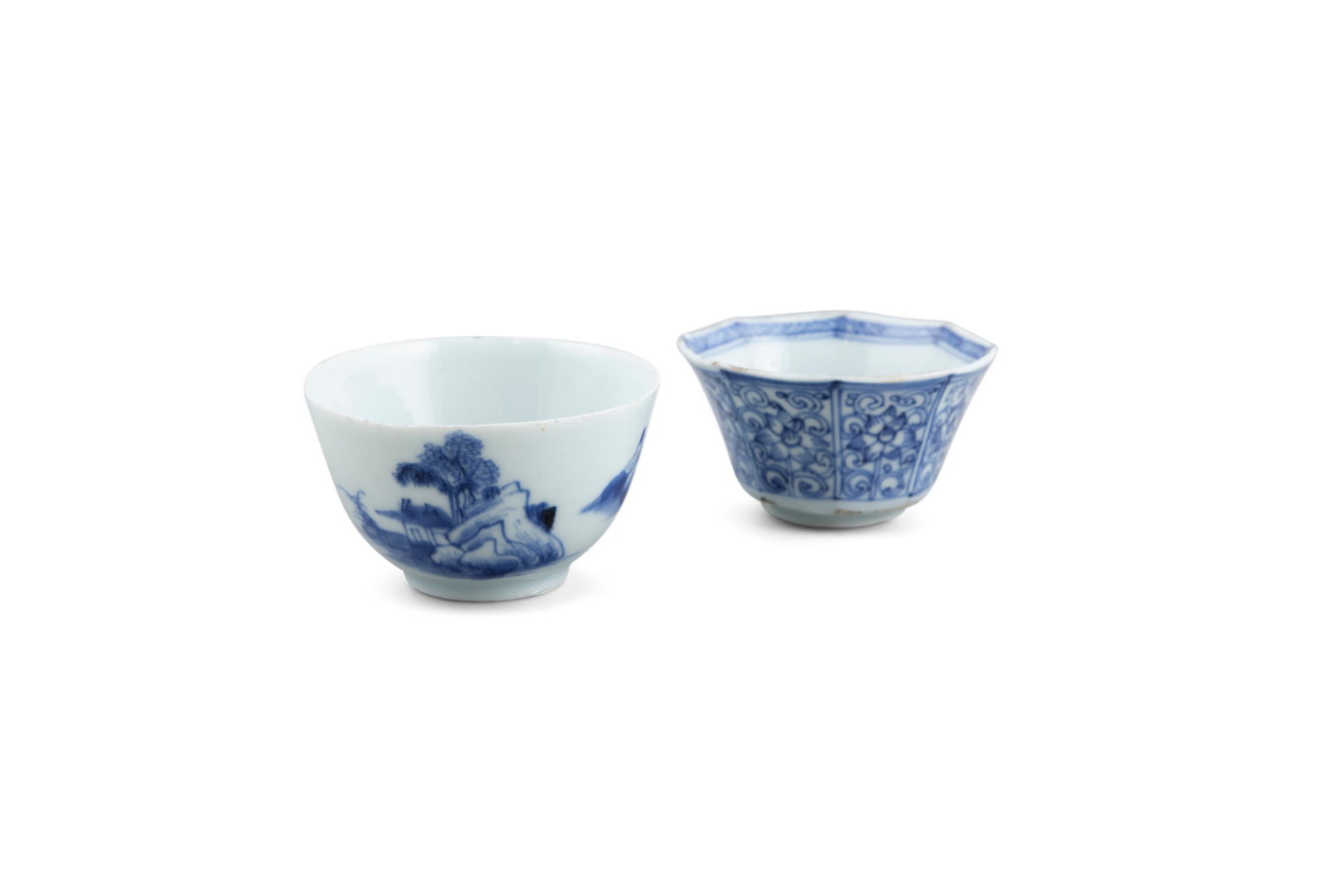 TWO BLUE AND WHITE TEA CUPS China, 18th century D.7cm (1 of 4)