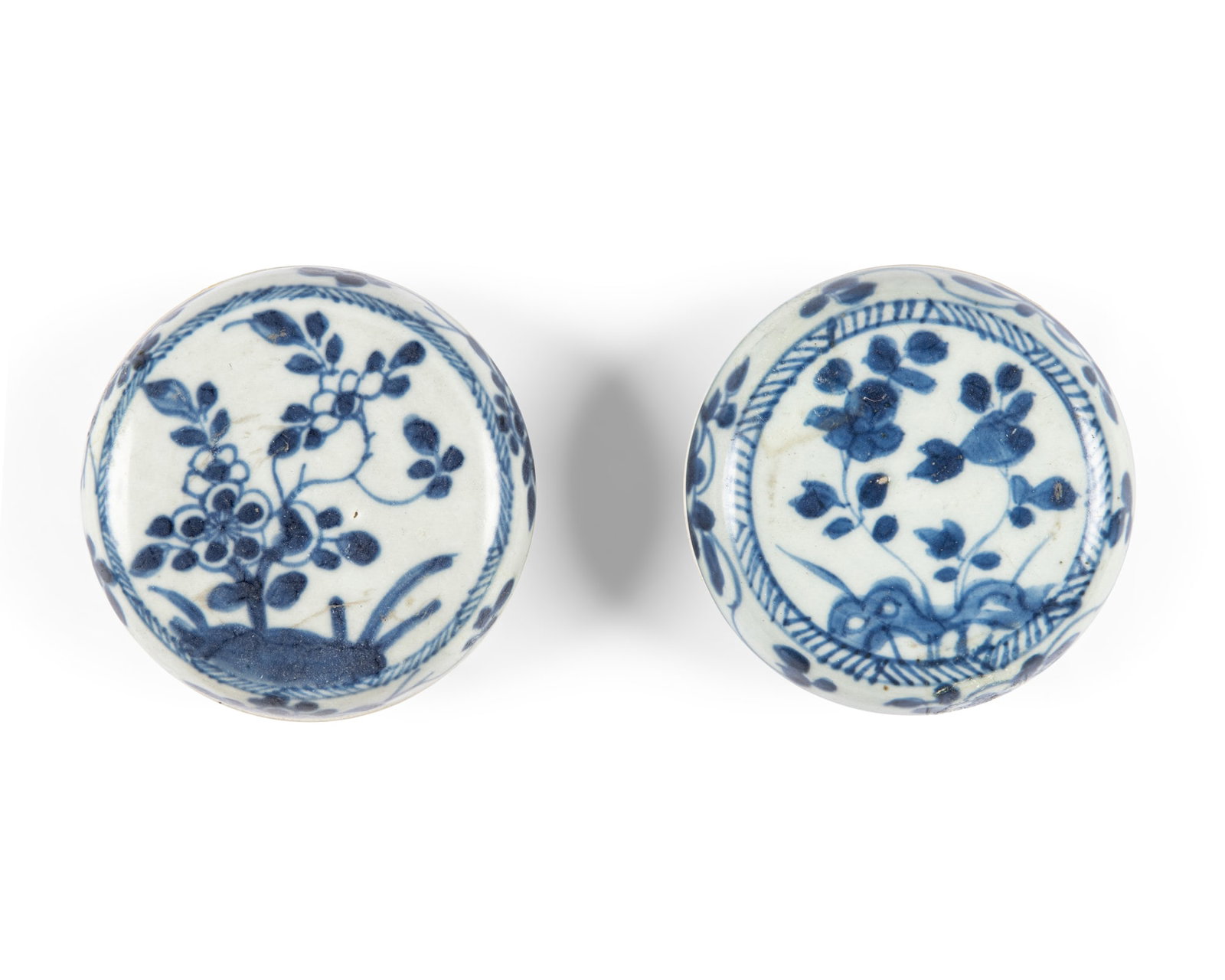 TWO BLUE AND WHITE CIRCULAR BOXES AND COVERS China, Yongzheng period, circa 1725 Circular bowl and (1 of 2)