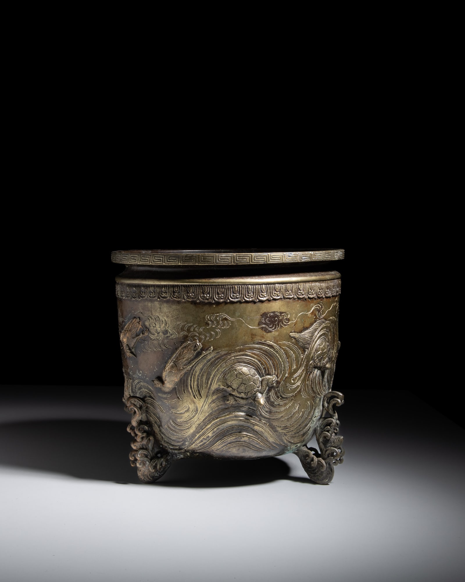 A FINE CAST 'TURTLES AND BIRDS' TRIPOD VASE, SIGNED YOSHIDA 吉田造 Japan, Meiji (1 of 5)