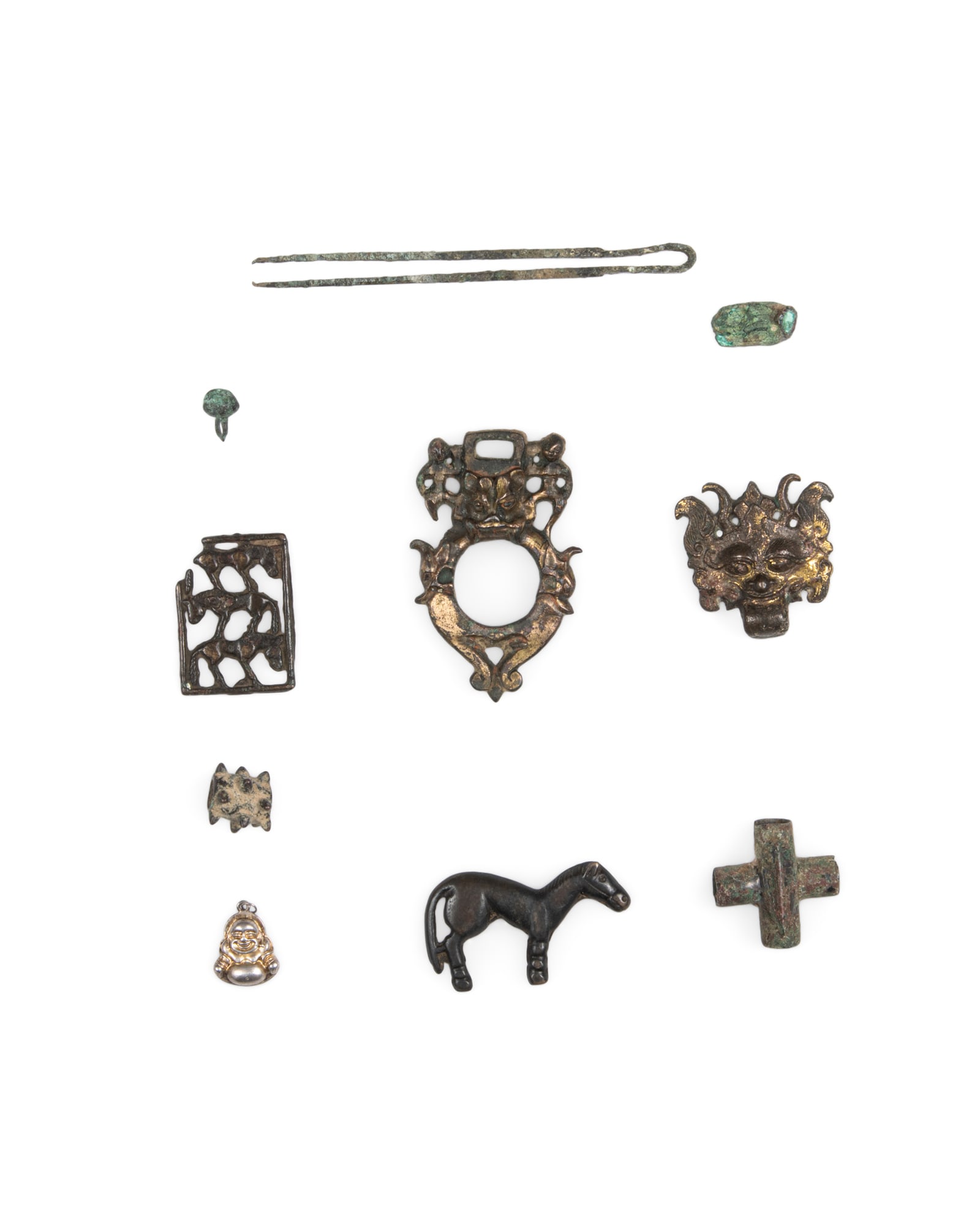 A GROUP OF ANCIENT CHINESE AND ORDOS BRONZES 汉代及早期 中Þ (1 of 1)