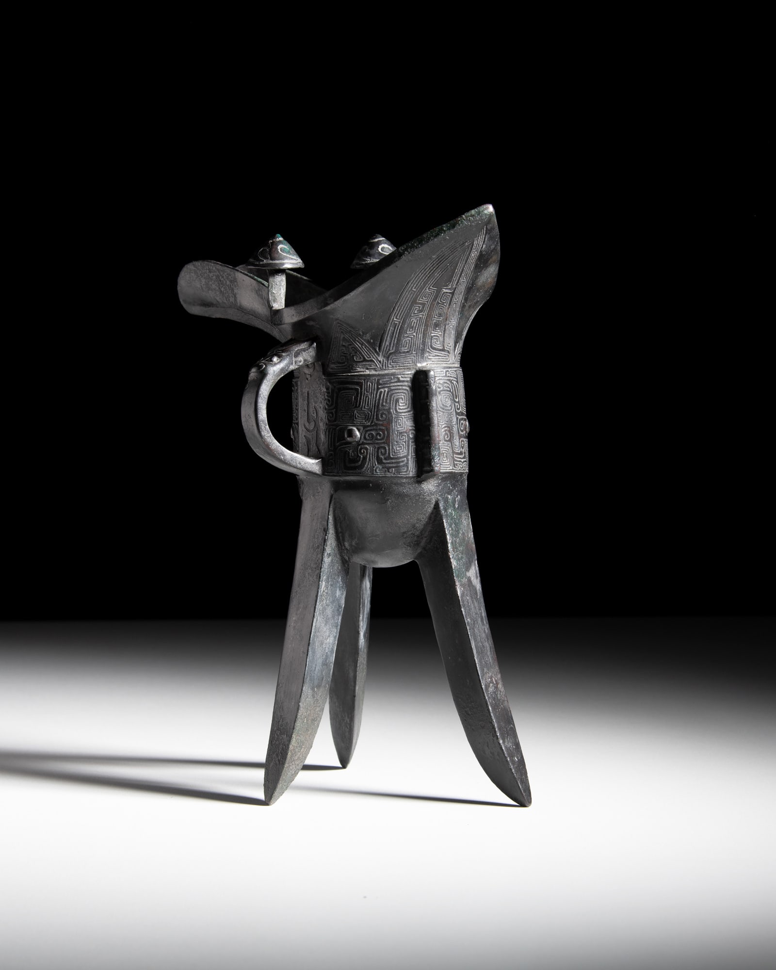 AN ARCHAISTIC BRONZE RITUAL WINE VESSEL JUE 清代 仿古铜爵 (1 of 2)