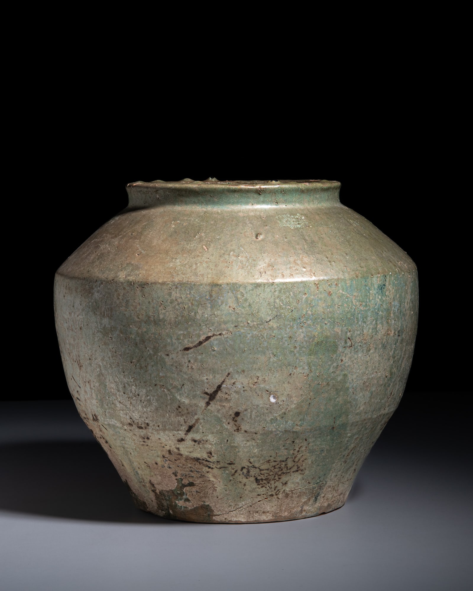 A GREEN-GLAZE POTTERY JAR 汉代 绿釉陶罐 China, Han dynasty: A GREEN-GLAZE POTTERY JAR 汉代 绿釉陶罐 China, Han dynasty (206 BC–220 AD) H.25cm Provenance: Hotel des ventes de Vannes, 16th April 2016, lot 56.