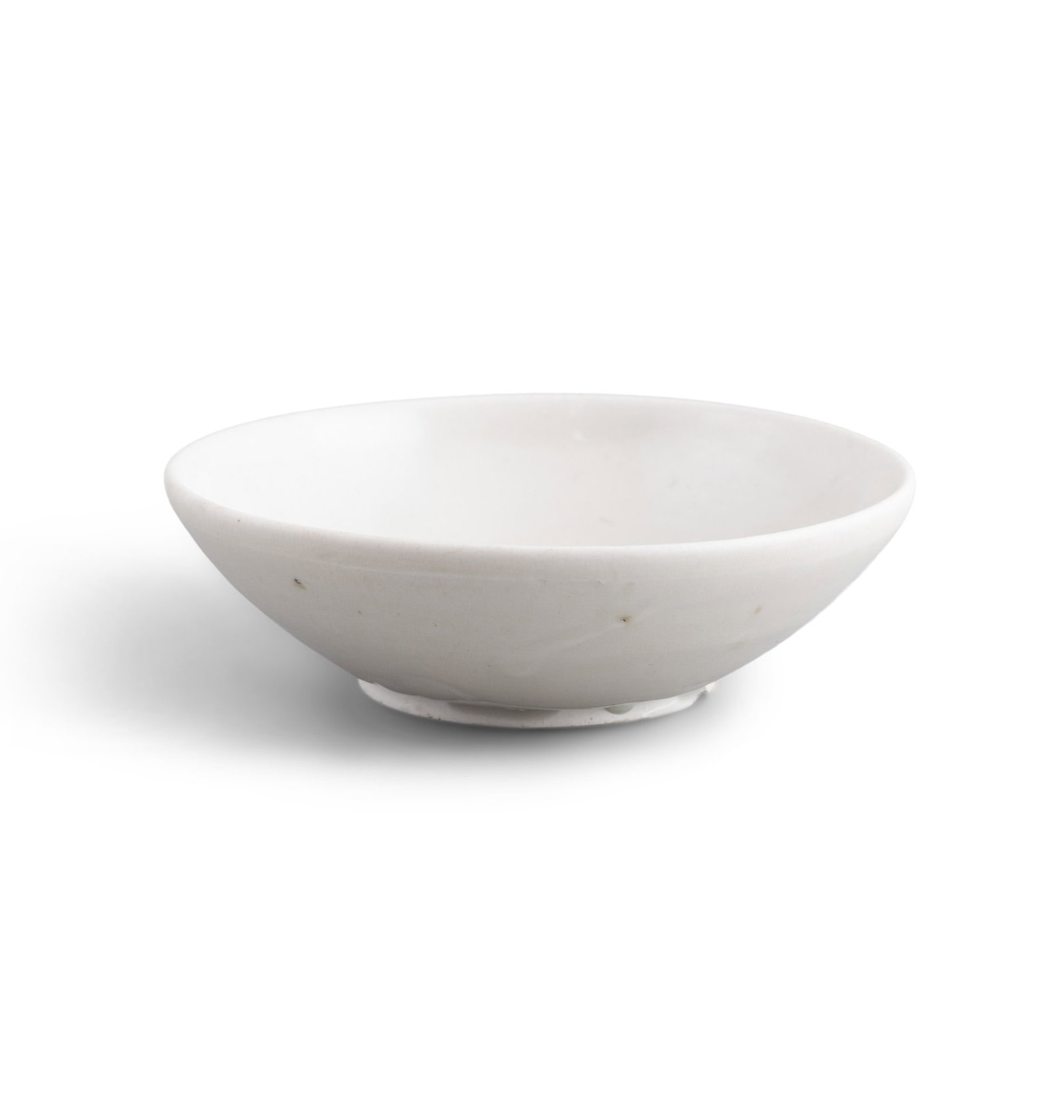 A XING WARE WHITE GLAZED DISH 宋代 邢窑盏 China, Song dynasty (1 of 3)