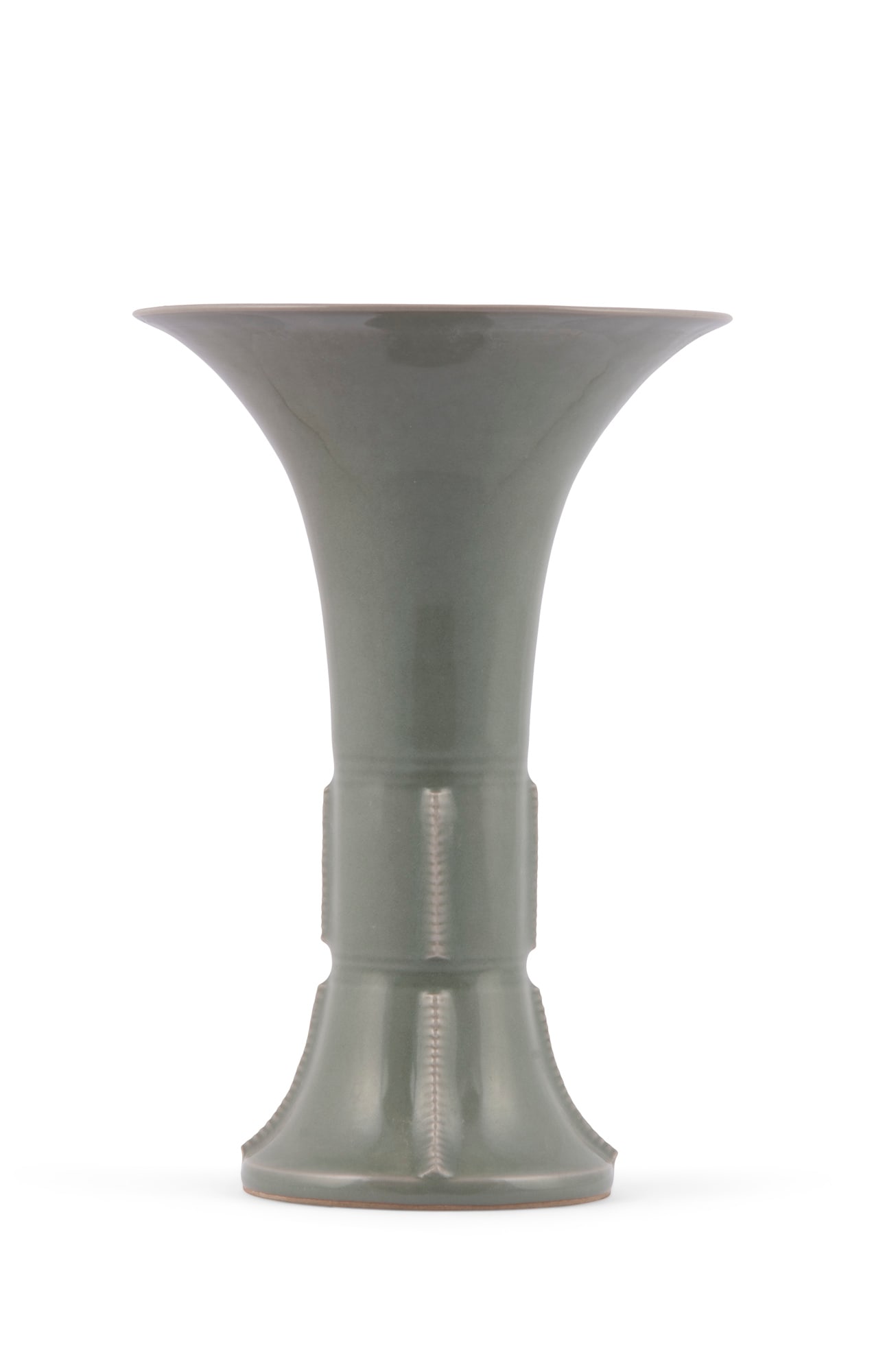 A RARE LONGQUAN TYPE CELADON ARCHAIC GU VASE 明代 龙泉青釉: A RARE LONGQUAN TYPE CELADON ARCHAIC GU VASE 明代 龙泉青釉出戟觚 China, Ming dynasty H.20.4cm ***PLEASE NOTE THAT THIS LOT IS NOT ON VIEW AT ST