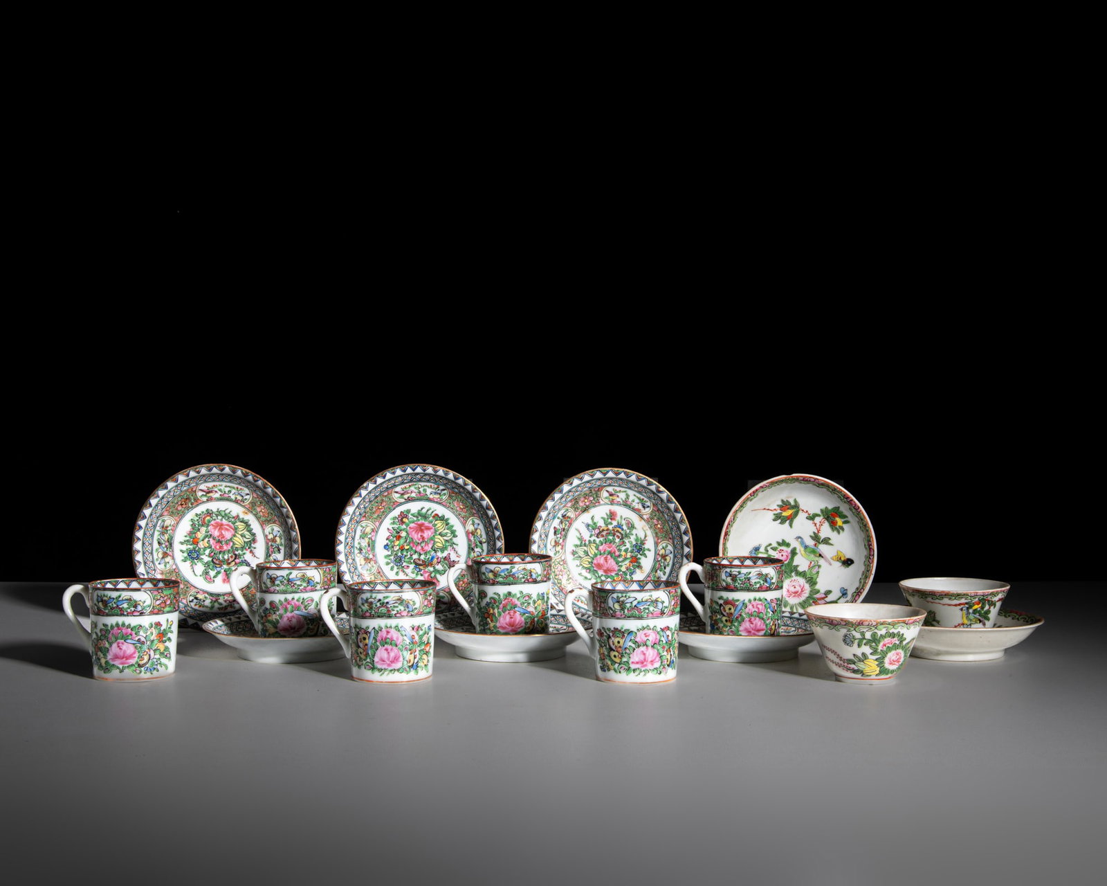 A COLLECTION OF EIGHT FAMILLE ROSE CANTON COFFEE CUPS AND SAUCERS 19世纪末 (1 of 1)