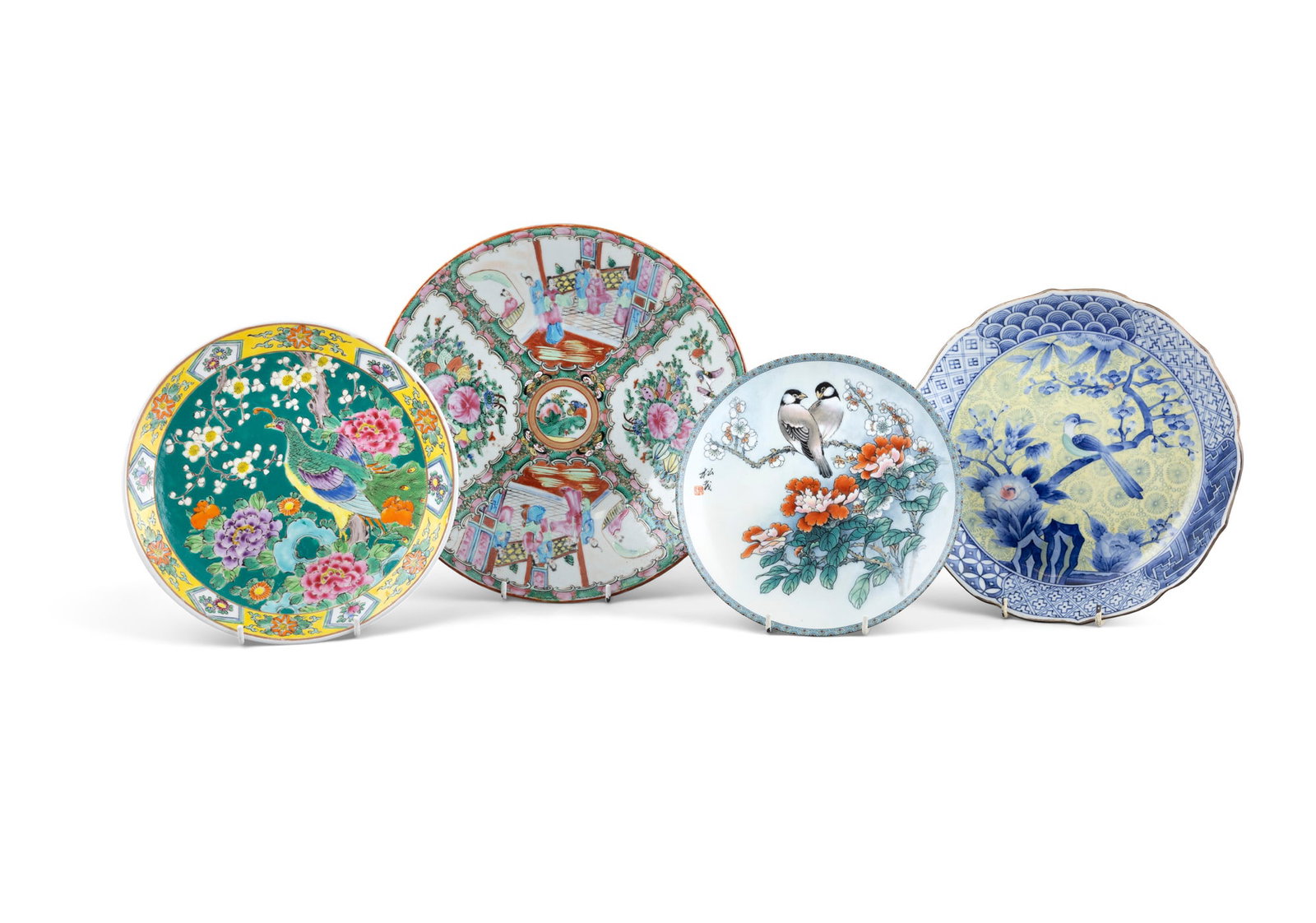 A COLLECTION OF FOUR FAMILLE ROSE STYLE DISHES China and Japan, second half of 20th century (1 of 3)