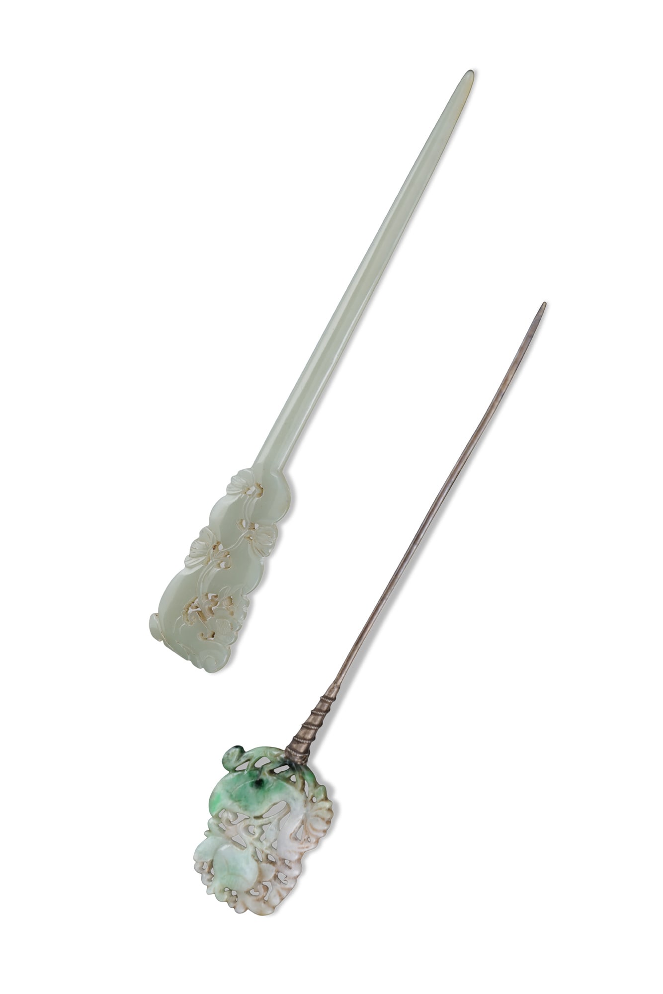 TWO HAIRPINS ONE IN JADE ONE IN SILVER AND JADEITE 清代 发钗一组: TWO HAIRPINS ONE IN JADE ONE IN SILVER AND JADEITE 清代 发钗一组两件 China, late Qing dynasty L.17-17.5cm