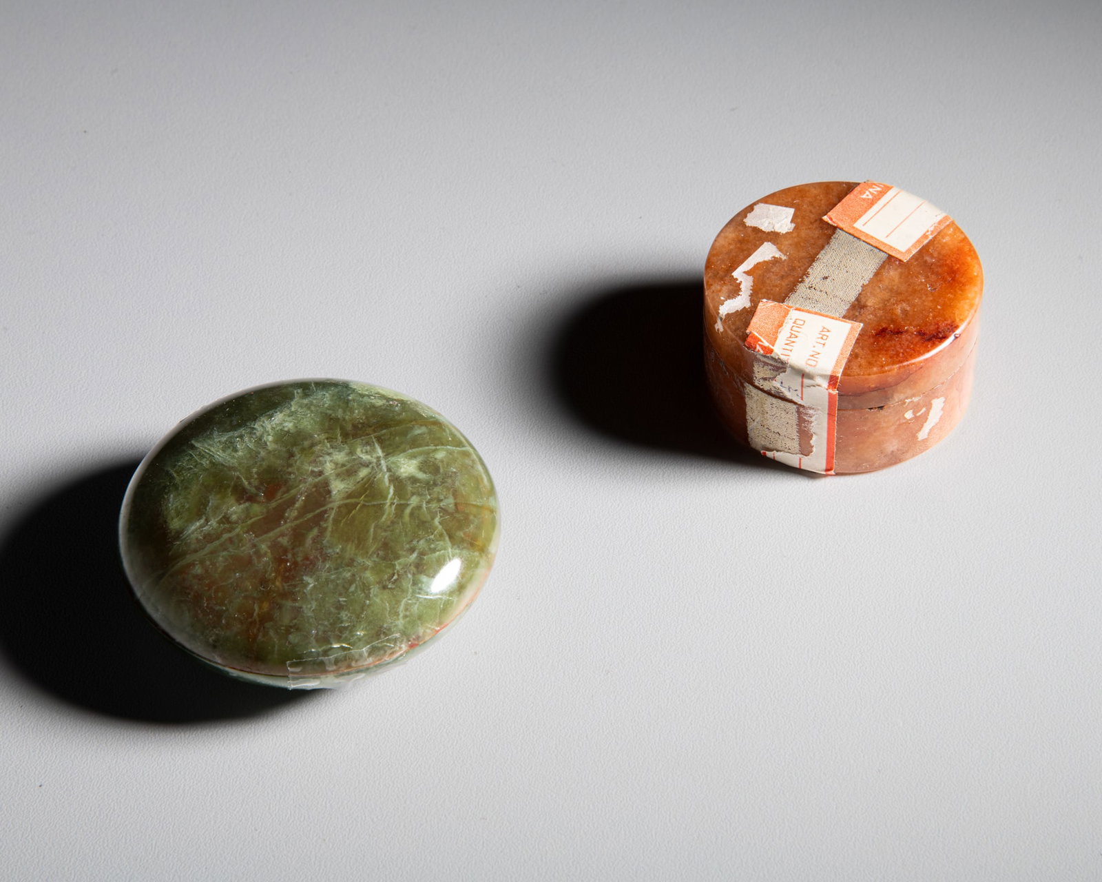 A GROUP OF TWO JADE AND STEATITE BOXES AND COVERS 晚清 玉和芙蓉 (1 of 2)
