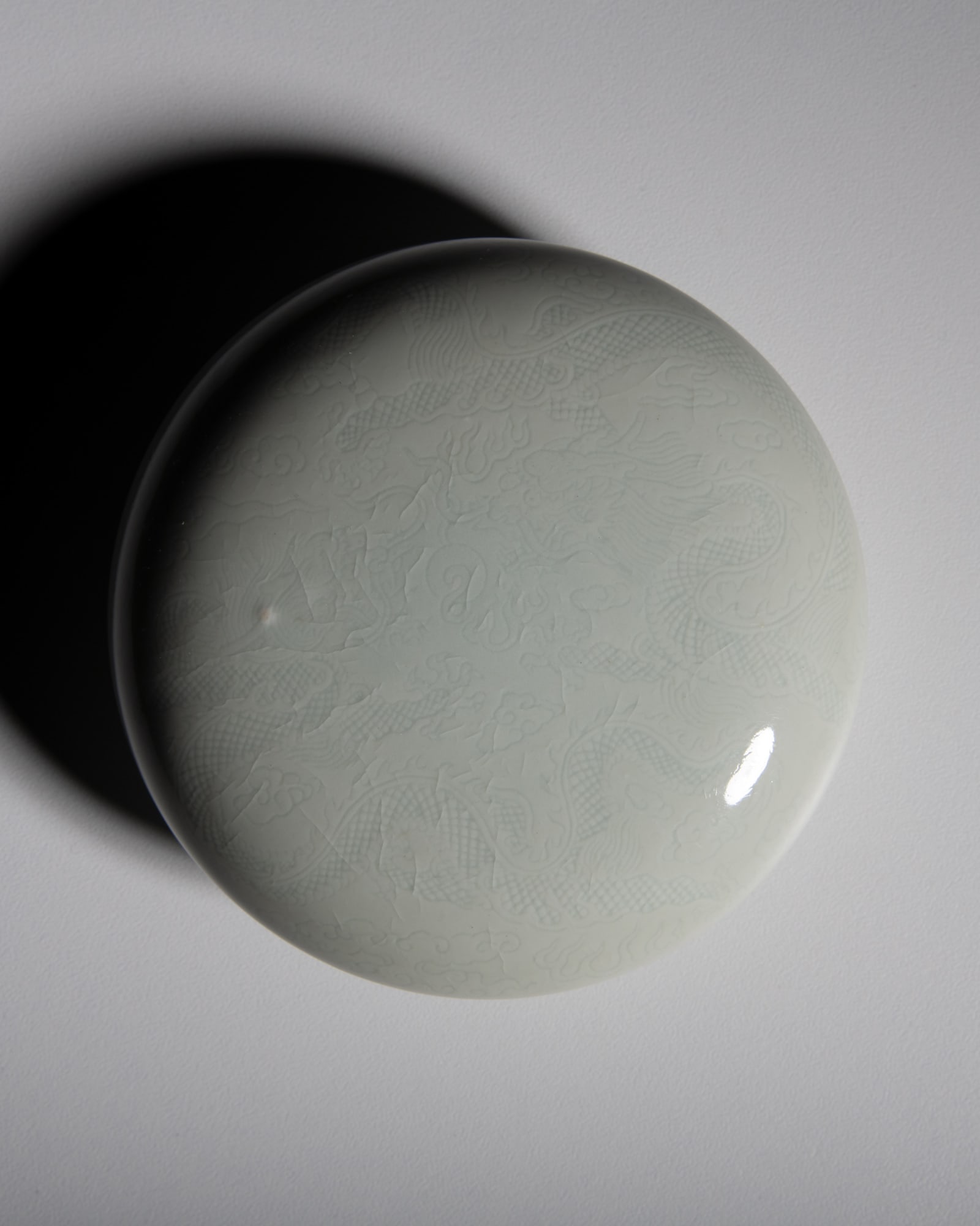 AN INCISED 'DRAGON AND CLOUDS' SEAL PASTE BOX AND COVER, MARK AND PERIOD OF GUANGXU 清 (1 of 4)