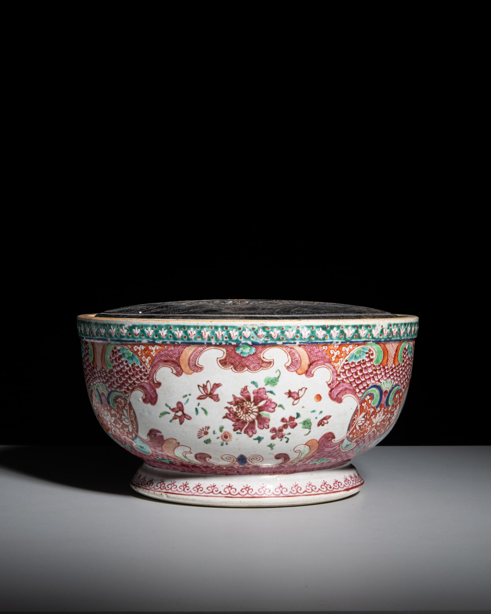 A FAMILLE ROSE 'FLOWER' TURIN AND WOODEN COVER China, 18th century D.26.6cm (1 of 1)