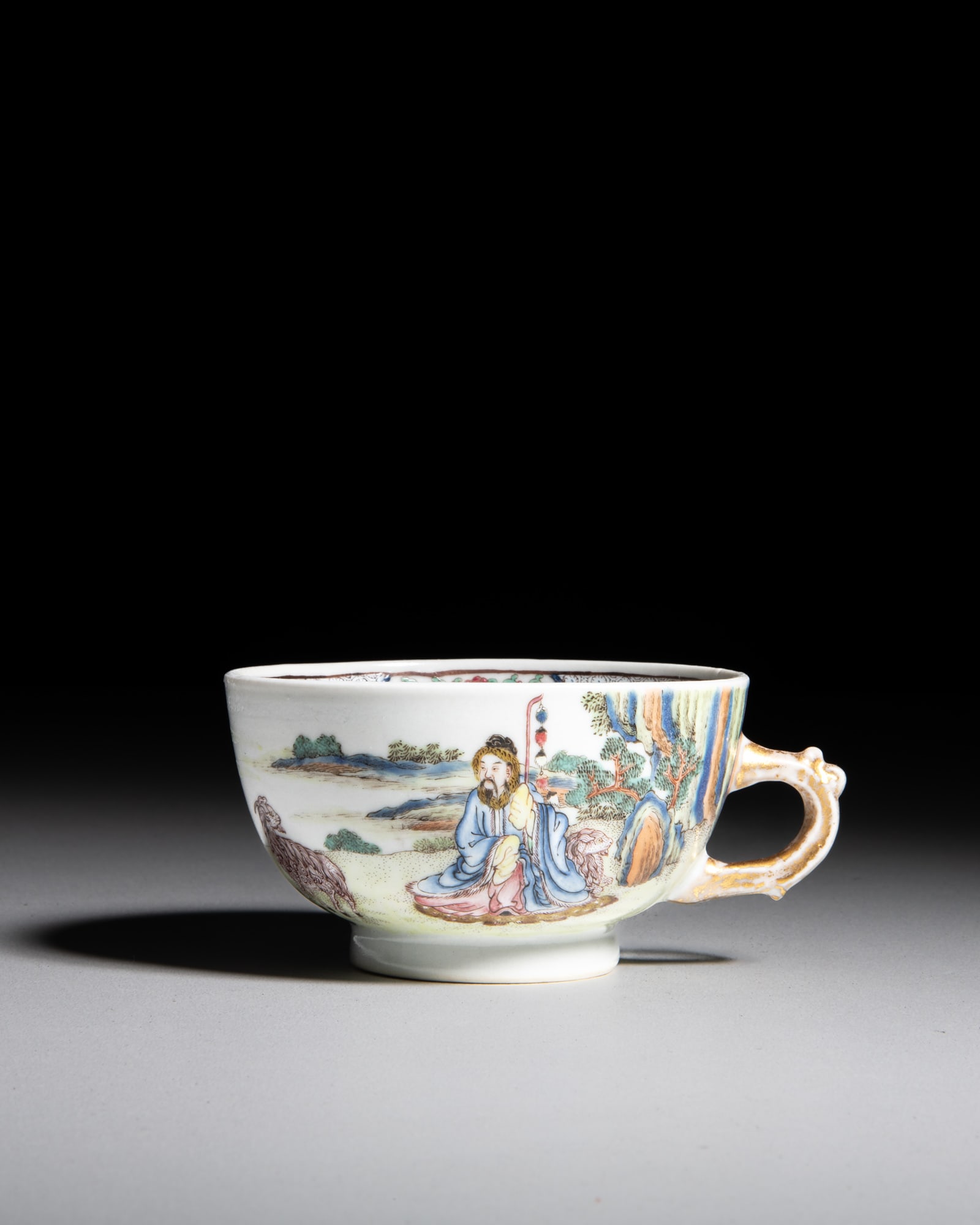 A FAMILLE ROSE 'SU WU HERDING SHEEP' TEACUP 粉彩’苏武牧羊 (1 of 2)