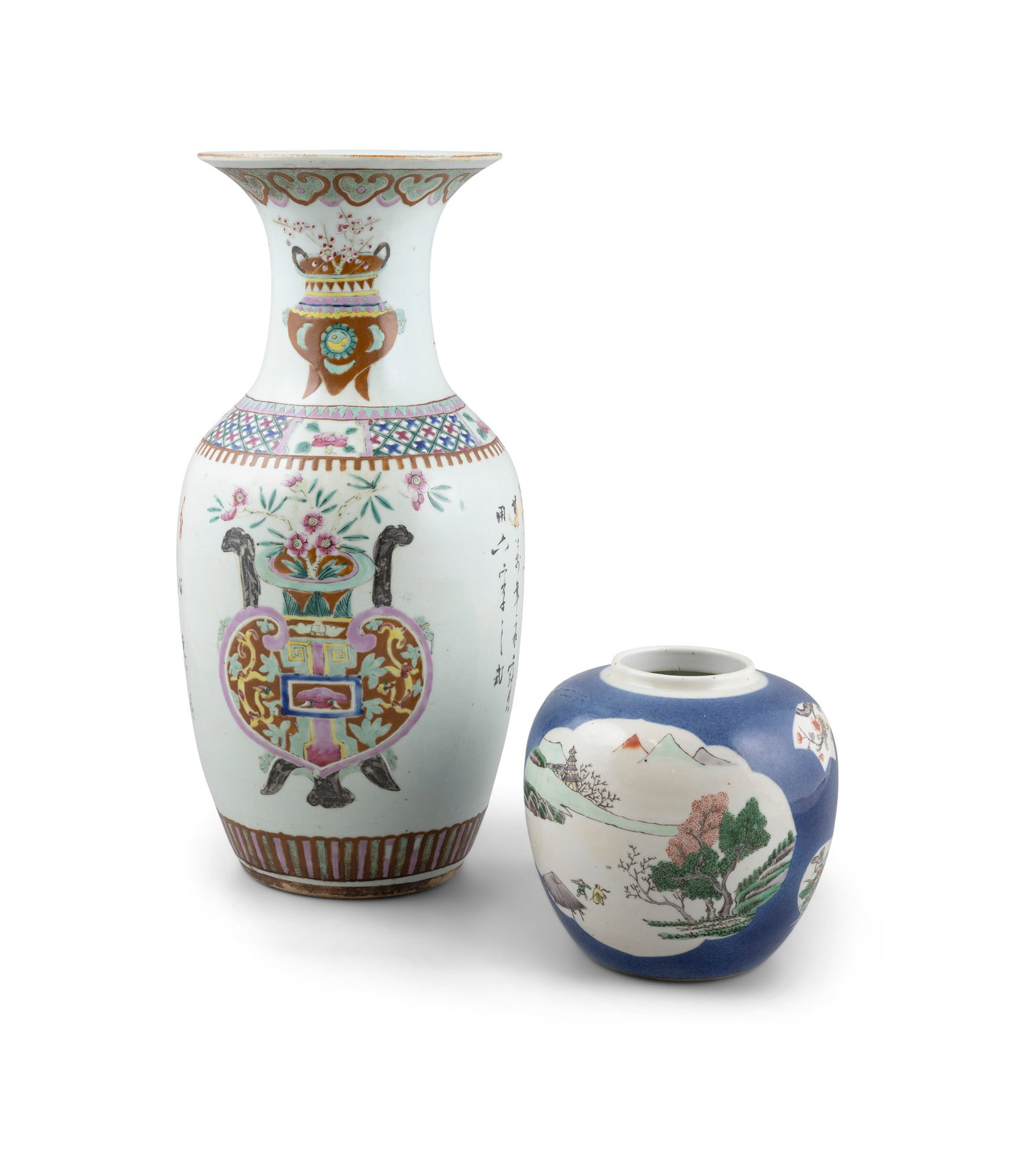 TWO PORCELAIN VASES 19、20世纪 五彩洒蓝地山&: TWO PORCELAIN VASES 19、20世纪 五彩洒蓝地山水纹罐及粉彩博古纹瓶 China, 19 and 20th cen