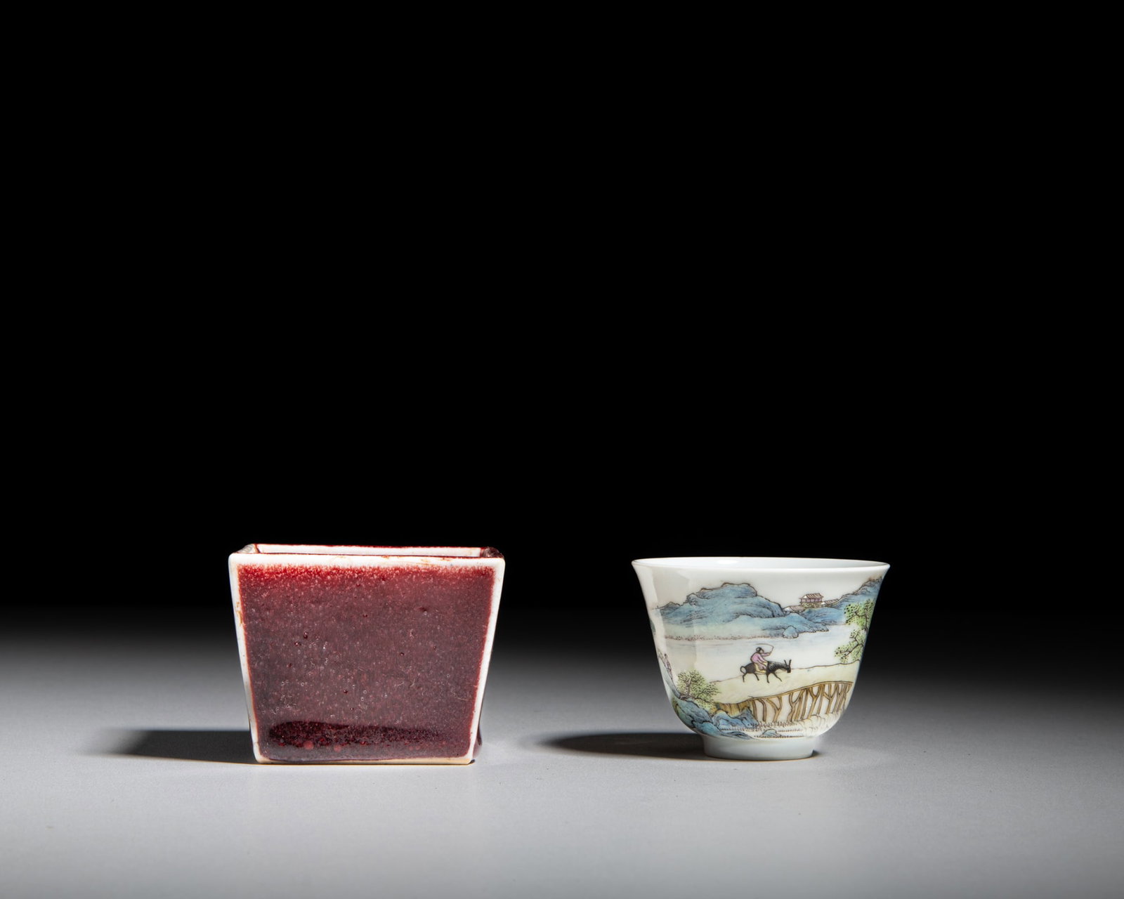 A GROUP OF TWO TEACUPS 民国 郎窑红釉斗笠杯 (1 of 3)