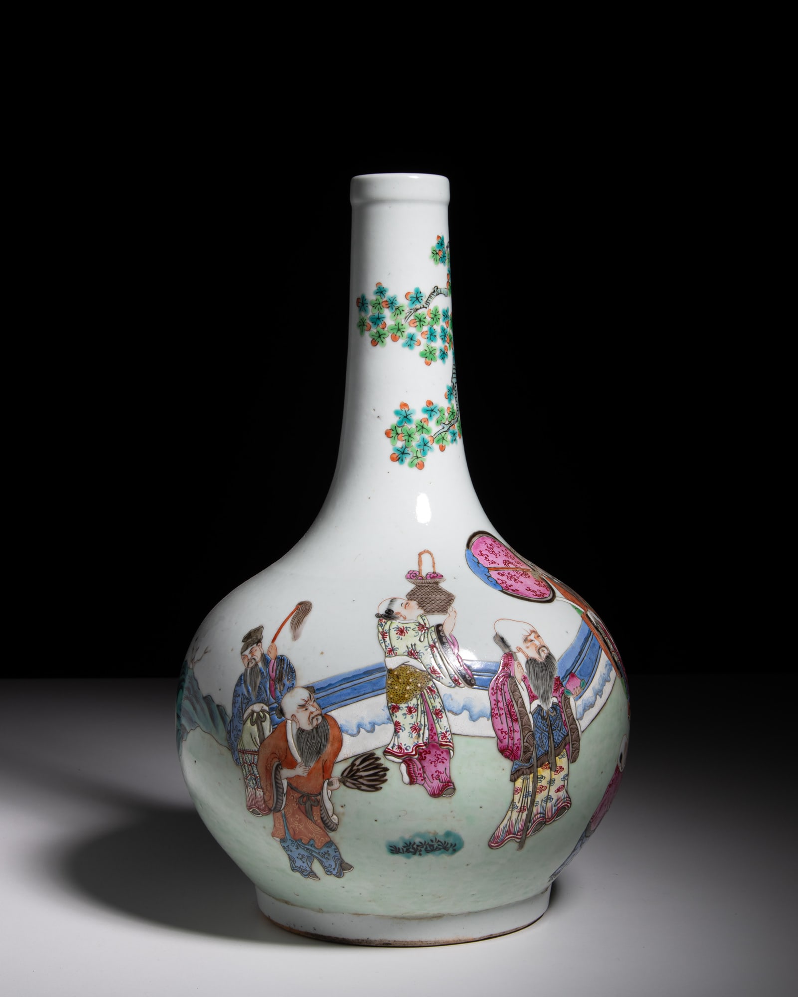 A FAMILLE ROSE 'THREE STARS' BOTTEL VASE 20世纪 粉彩三星૟ (1 of 2)