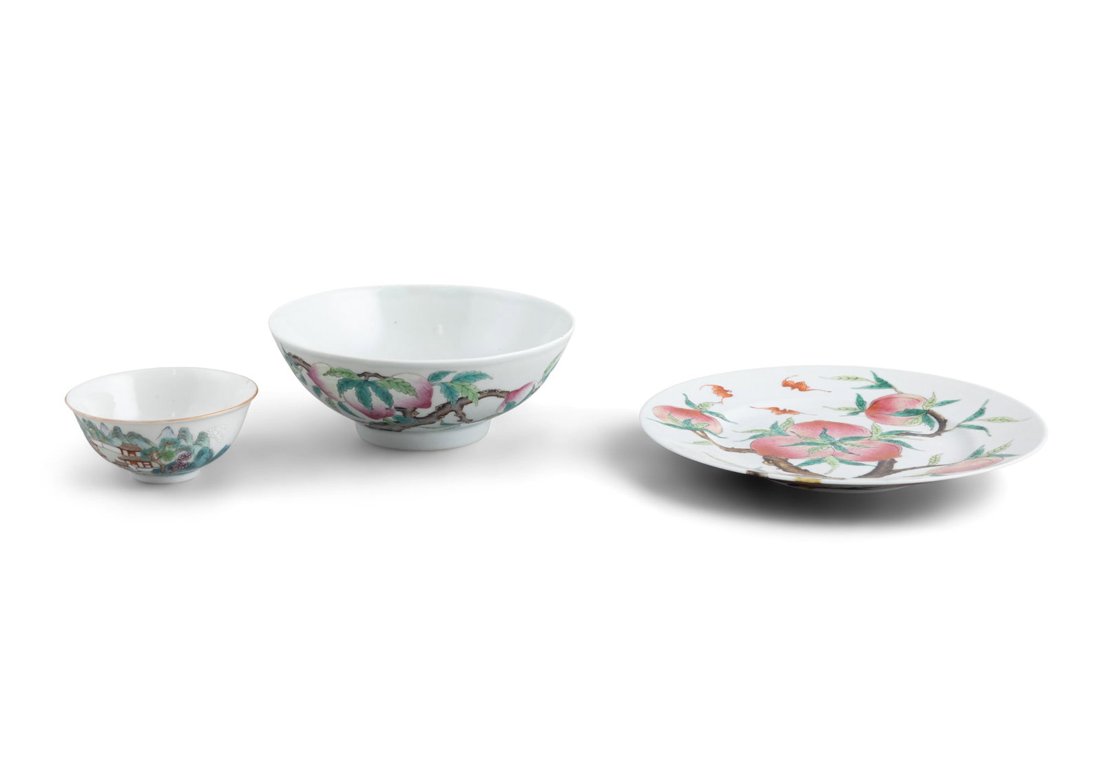 A COLLECTION OF THREE FAMILLE ROSE PORCELAINS 晚清 粉彩寿桃 (1 of 7)