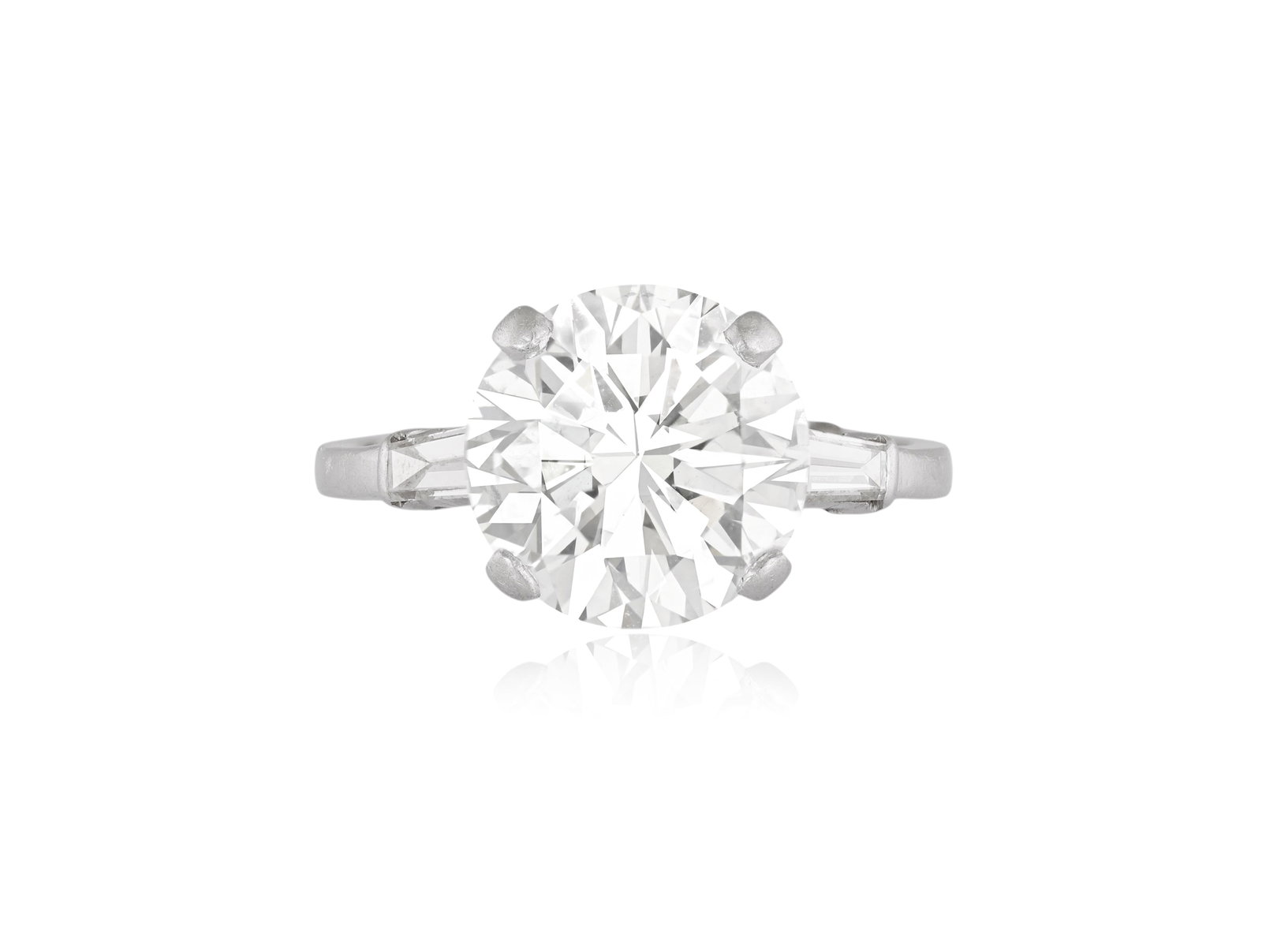 RAYMOND YARD: A DIAMOND SINGLE-STONE RING The brilliant-cut diamond set within a four-claw setting (1 of 4)