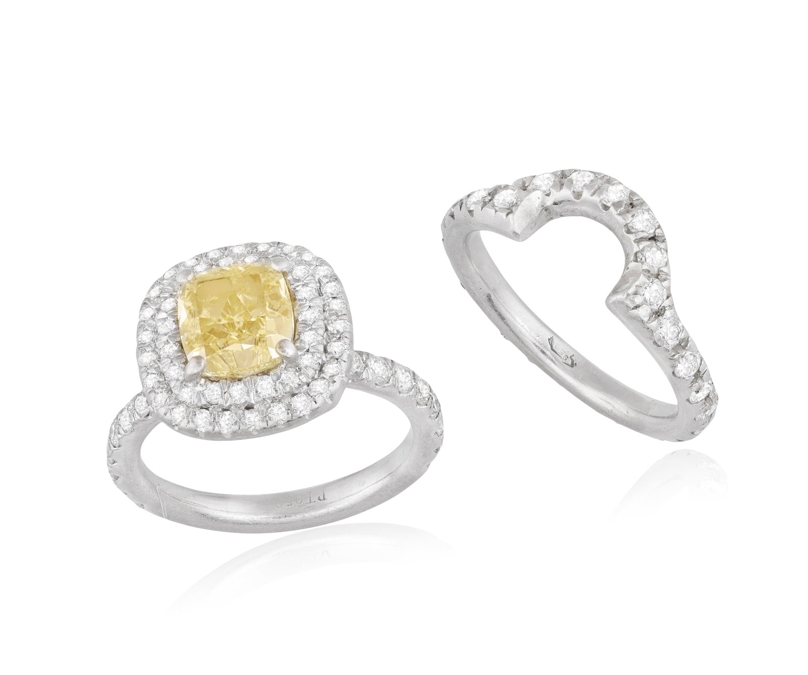 A COLOURED DIAMOND SINGLE-STONE RING - 2