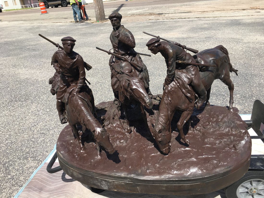 Large bronze statue after Evgeni Alexandrovich Lanceray (1 of 8)