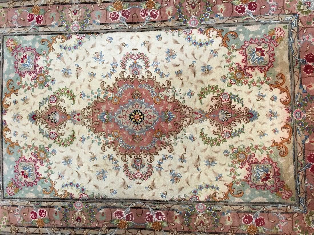 A fine Persian Tabriz rug (1 of 10)