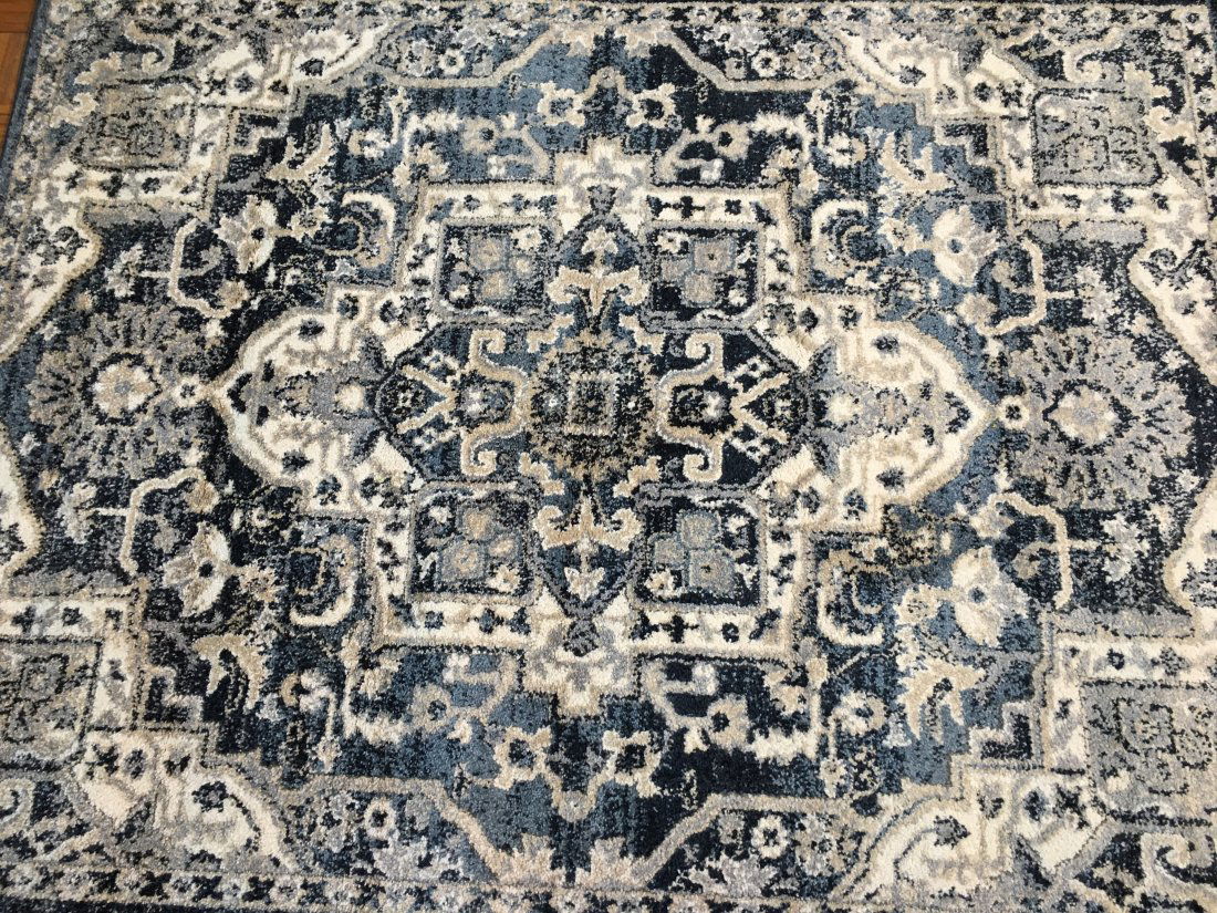 A Machine made Heriz Design rug (1 of 10)