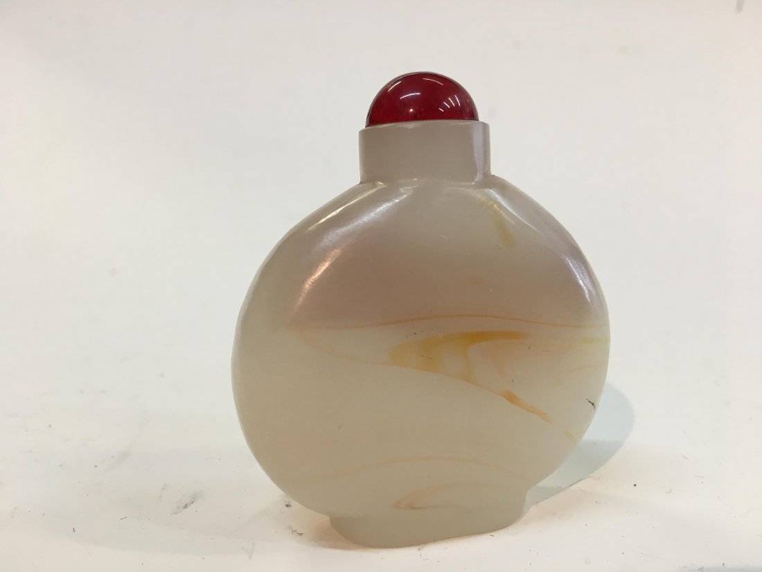 An old Chinese jade snuff bottle: An old Chinese jade snuff bottle