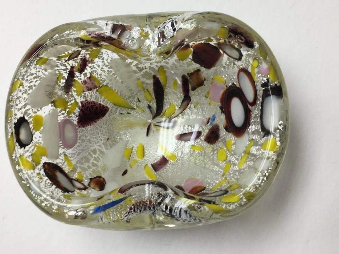 A colorful art glass Ashtray: A colorful art glass Ashtray