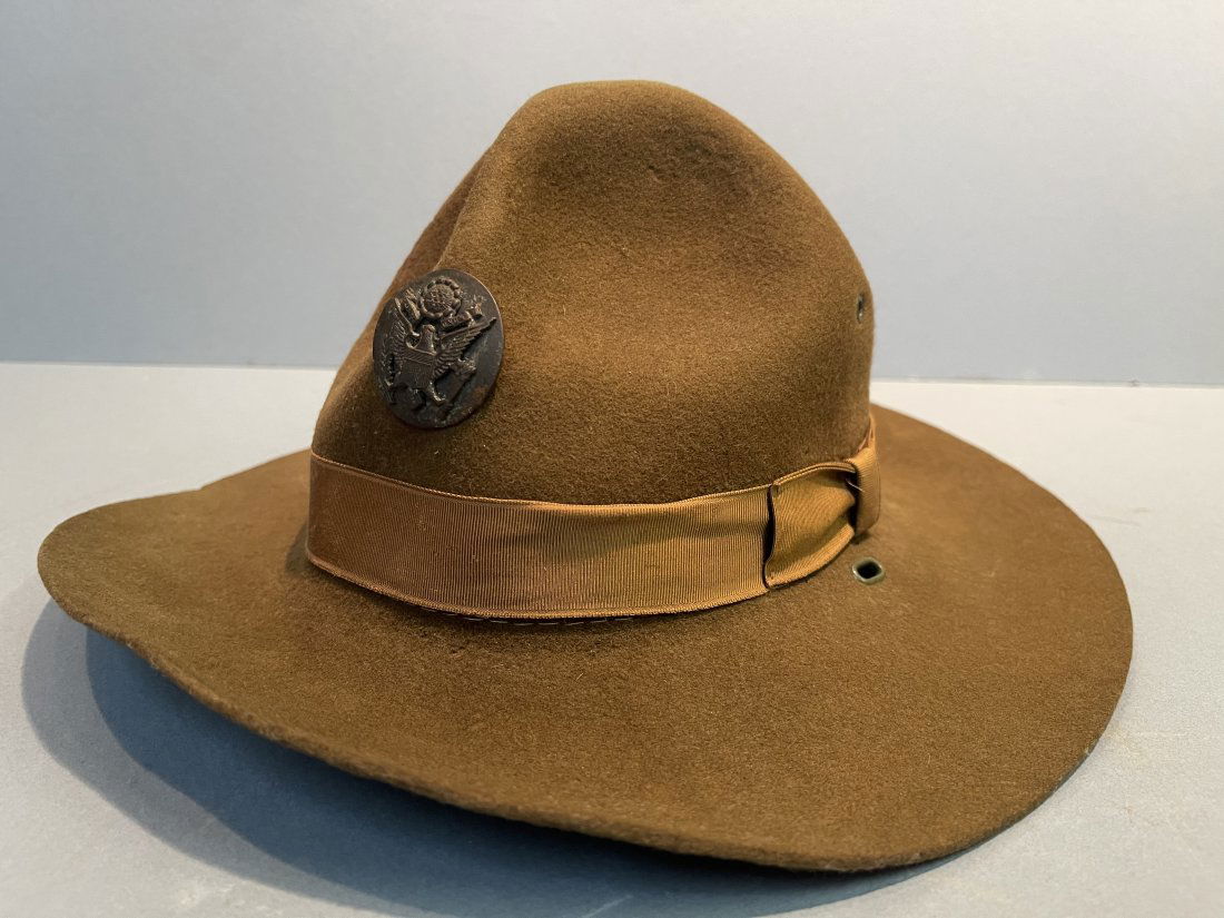 WWI US ARMY Campaign hat with Eagle Crest Badge (1 of 13)
