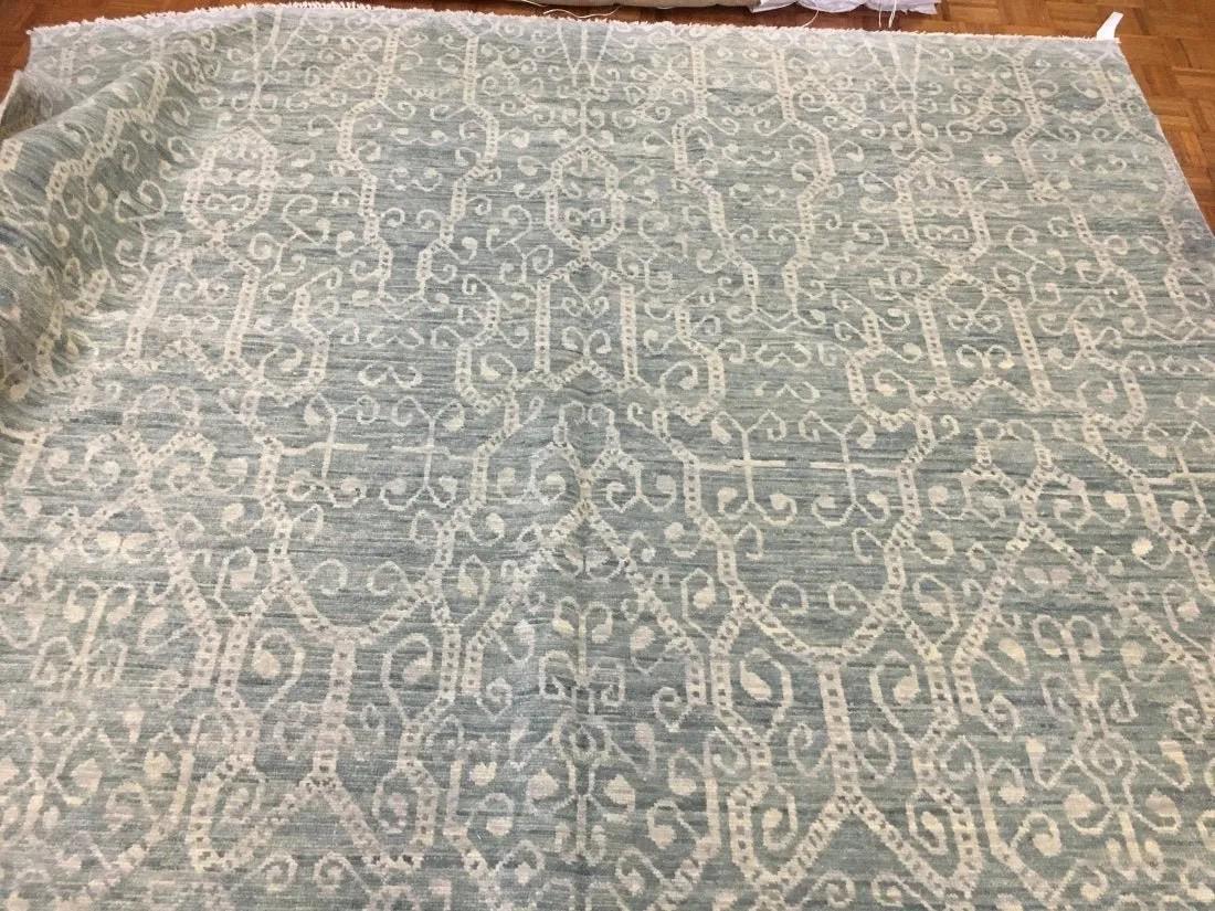 A large Transitional contemporary handwoven Rug (1 of 8)