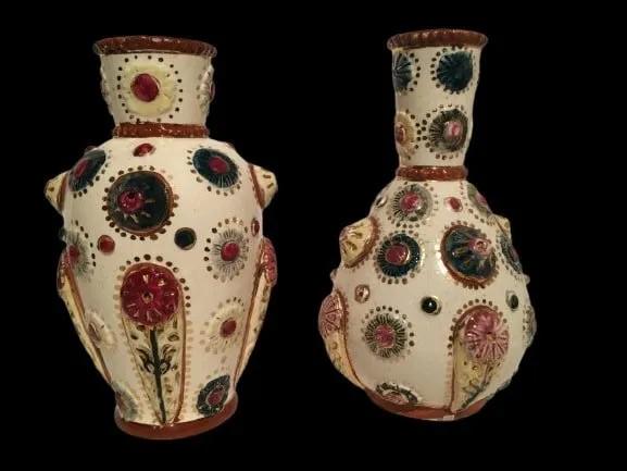 Antique English Victorian Majolica POMPEYI vases: Antique English Victorian Majolica vases. Each about 6 1/2 inches tall , Near pair, one stamped with the Minton POMPEYI Crown + inventory No 15. The other with the the Letter V 13