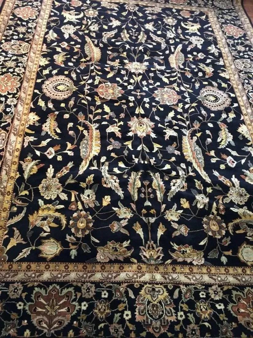 A handwoven Indian Sultanabad wool rug (1 of 11)