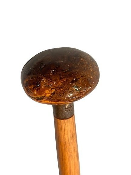 A Round handle Oak walking stick Cane (1 of 8)