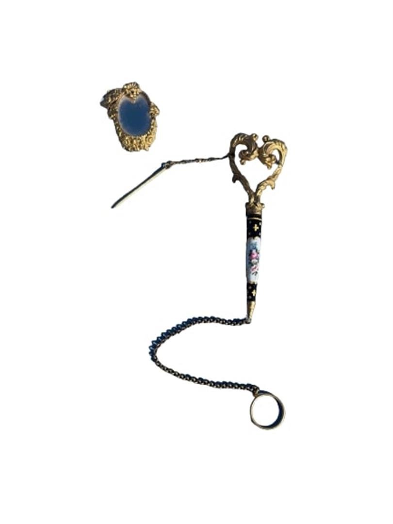 A Victorian French Tussie Mussie or Posy holder brooch (1 of 20)