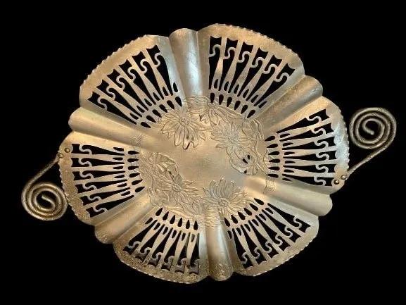 Aluminum Round serving Tray (1 of 10)