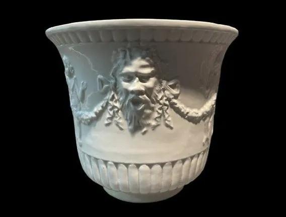 An Italian White glazed porcelain flower pot (1 of 11)