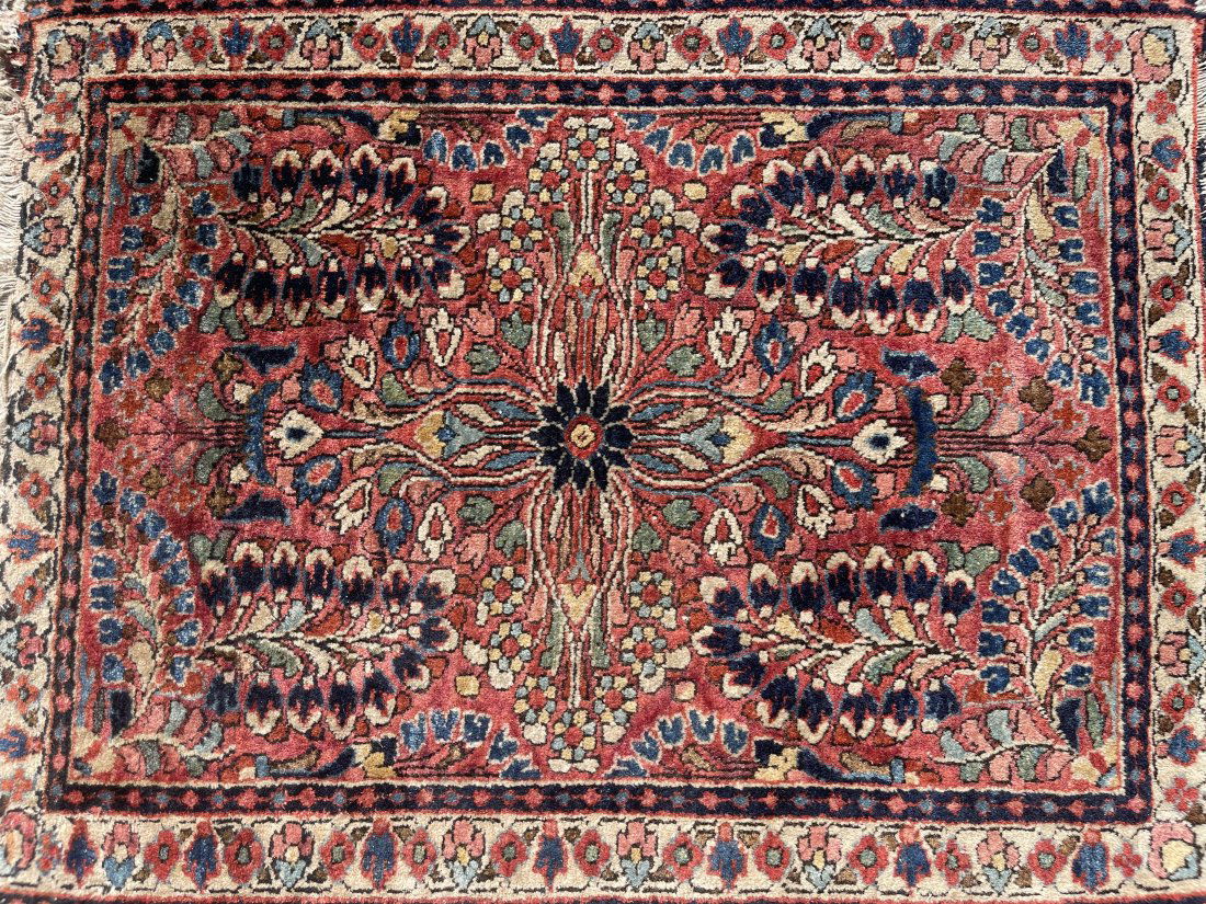 Antique Persian Sarouk rug (1 of 14)