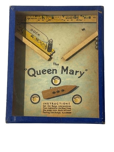 The Queen Mary Puzzle Handheld toy (1 of 11)