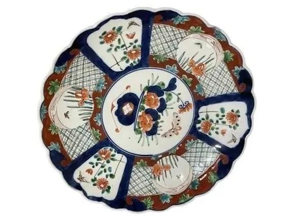 Antique Japanese Imari Charger plate: Antique Japanese Imari Charger plate . Fine Antique Asian Oriental plate charger Measuring 12 inches 1/2 in diameter. A hand painted & glazed Japanese Imari Oriental decorative charger plate.