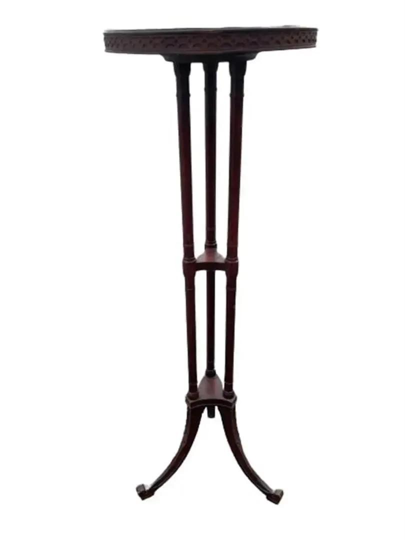 Antique regency tall pedestal mahogany stand: Antique regency tall pedestal mahogany standing 46 inches tall and 14 inches in plate diameter.