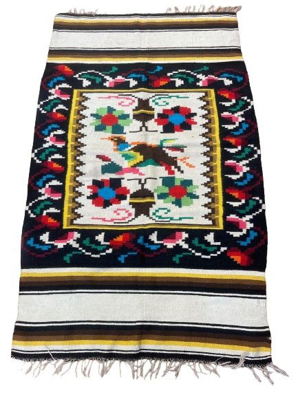 A NAVAJO WEAVING STYLE HAND WOVEN RUG (1 of 16)